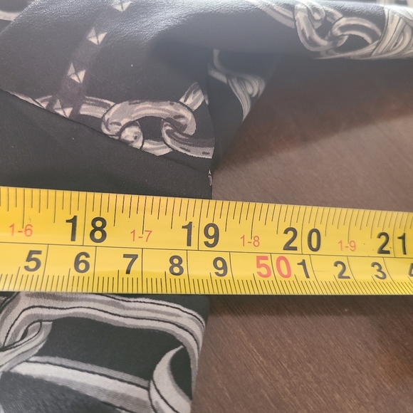 Michael Kors Black and Gray Chain Print Women's Blouse Sz.M - Picture 7 of 10